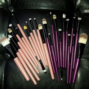 24 Make Up Brushes
